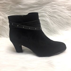 NEW Aerosoles Ankle Suede Heel Black Boots